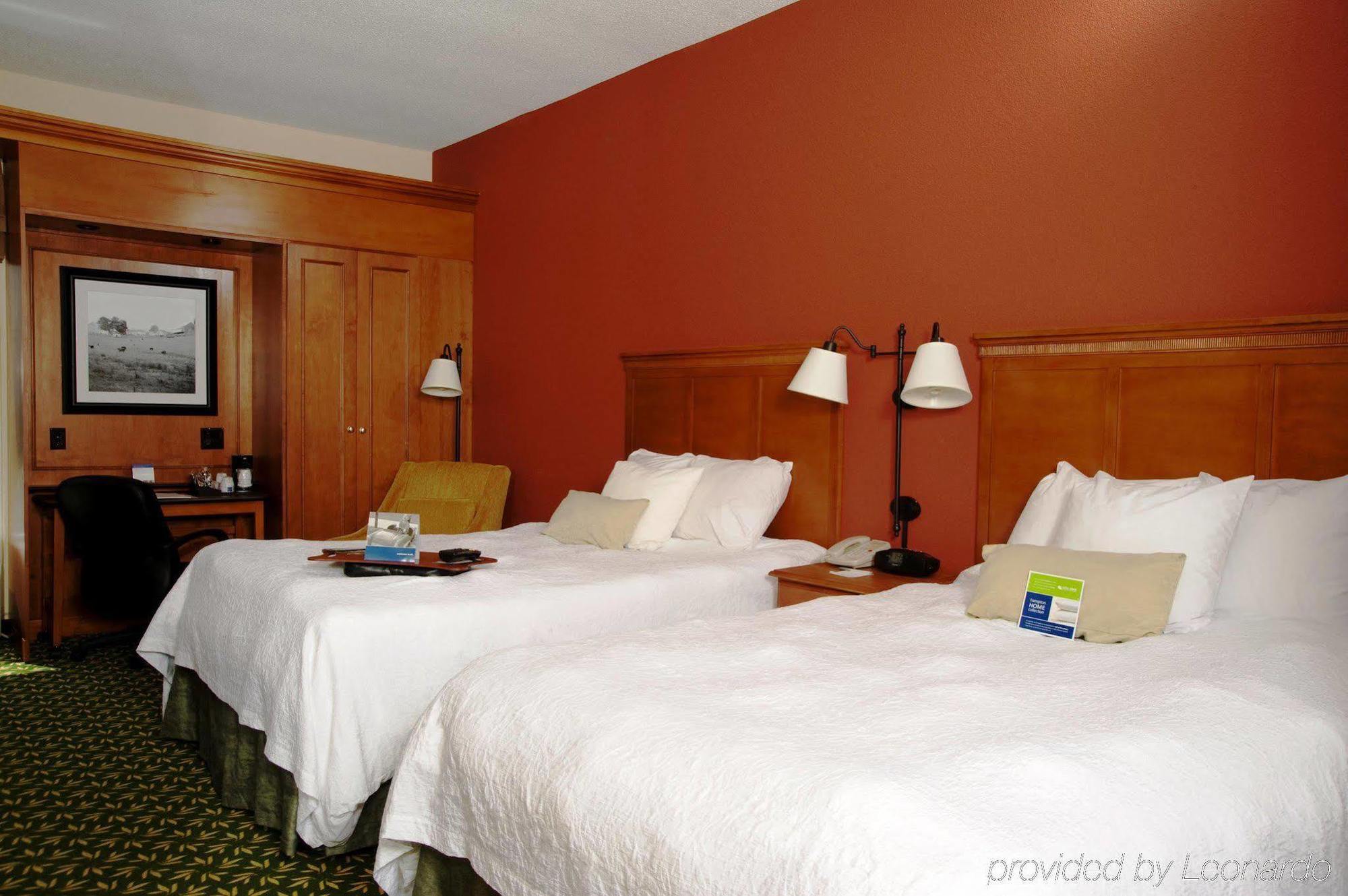 Hampton Inn By Hilton Concord/Bow Room photo
